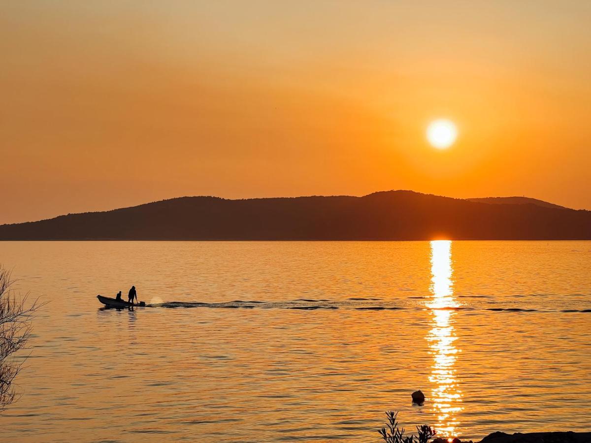 Luxury Beach Apartment W Sunset Sea Views Šibenik Eksteriør billede