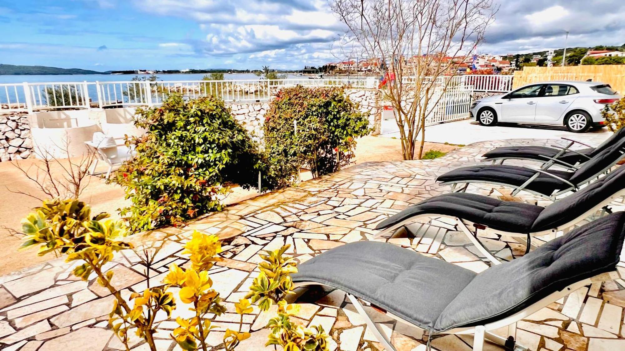 Luxury Beach Apartment W Sunset Sea Views Šibenik Eksteriør billede